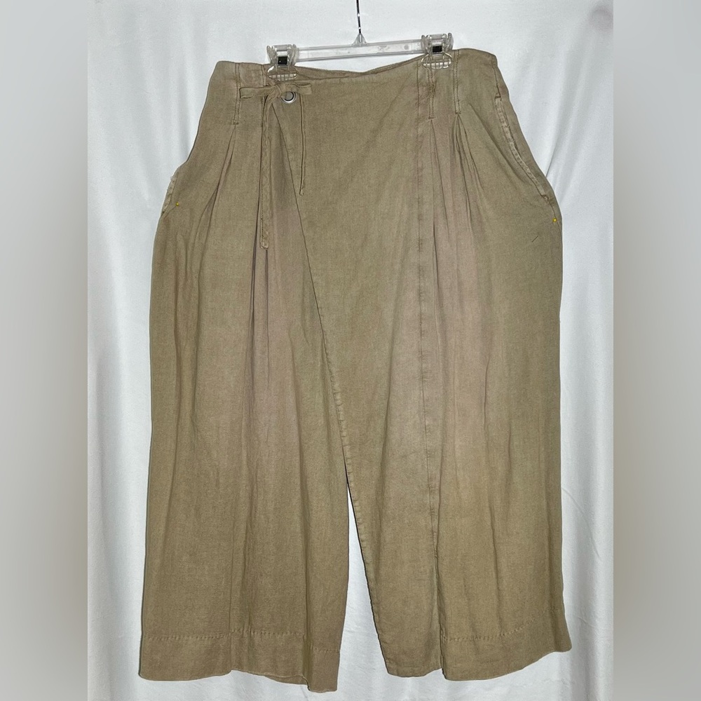 Beige Capri wide leg Size 8 faux wrap and pockets